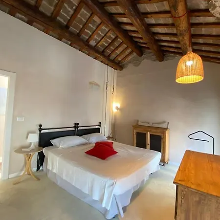 Incastrum - La Soffitta In Centro Lejlighed