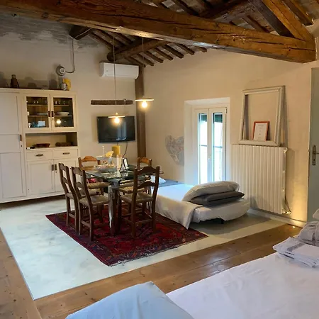 Incastrum - La Soffitta In Centro Apartment