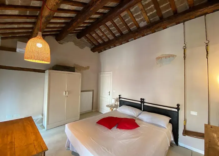 Daire Incastrum - La Soffitta In Centro