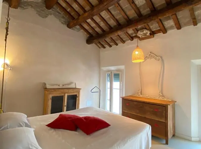 Incastrum - La Soffitta In Centro Daire