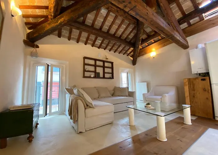 Incastrum - La Soffitta In Centro * Ferrara