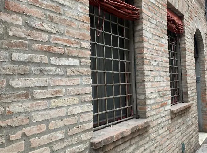 Daire Incastrum - La Soffitta In Centro Ferrara